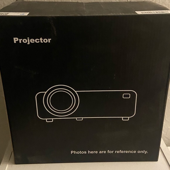 Mini Projector - Picture 2 of 6